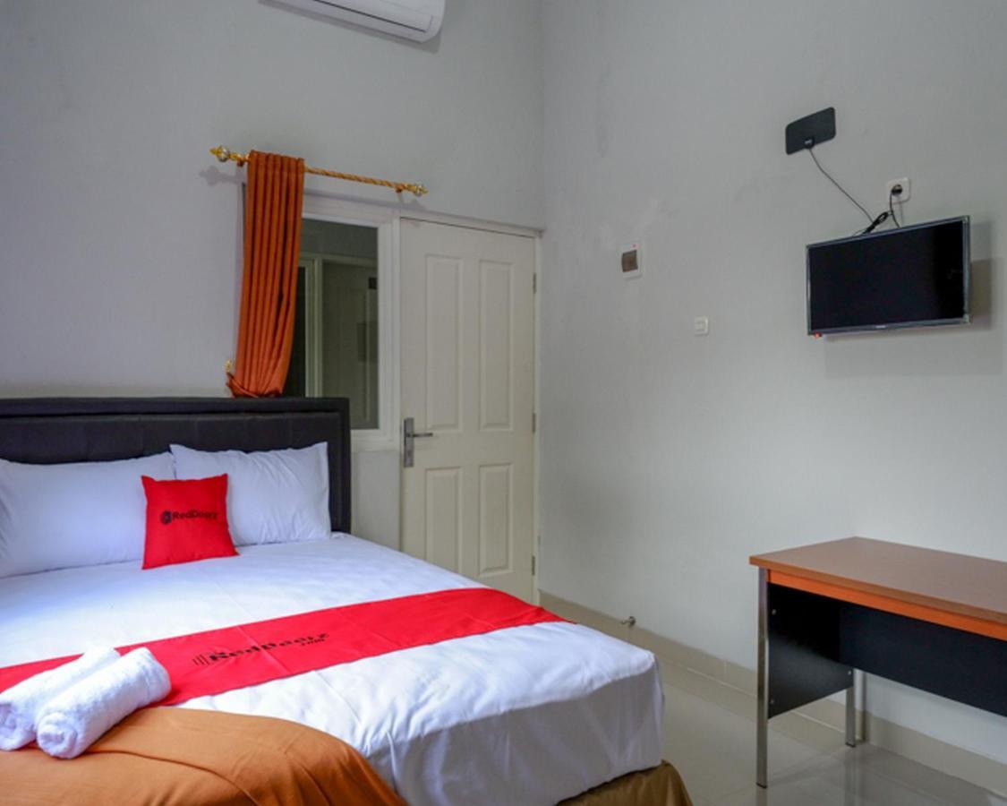Reddoorz @ City Park Medoho Semarang Alastuwo Екстер'єр фото