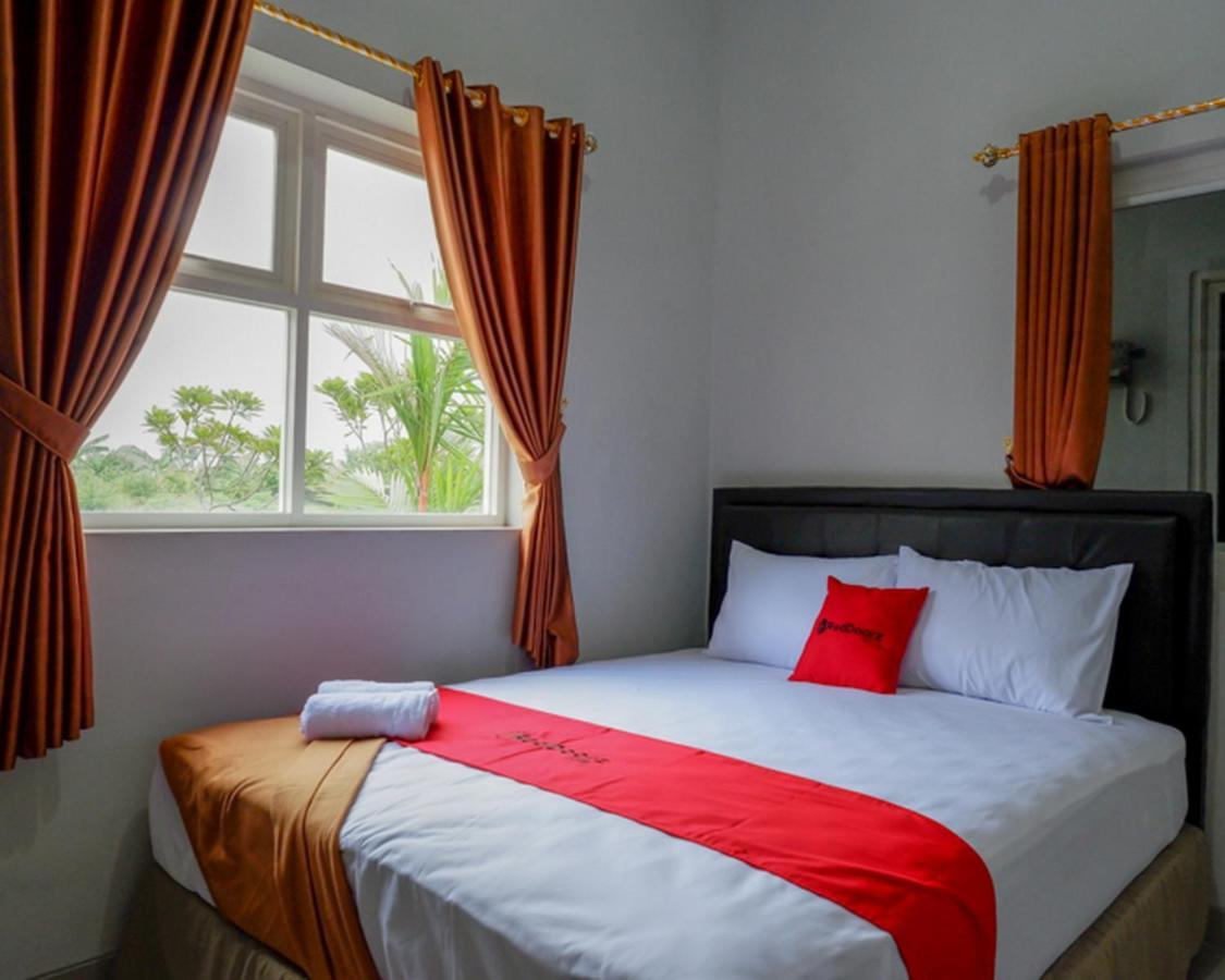 Reddoorz @ City Park Medoho Semarang Alastuwo Екстер'єр фото
