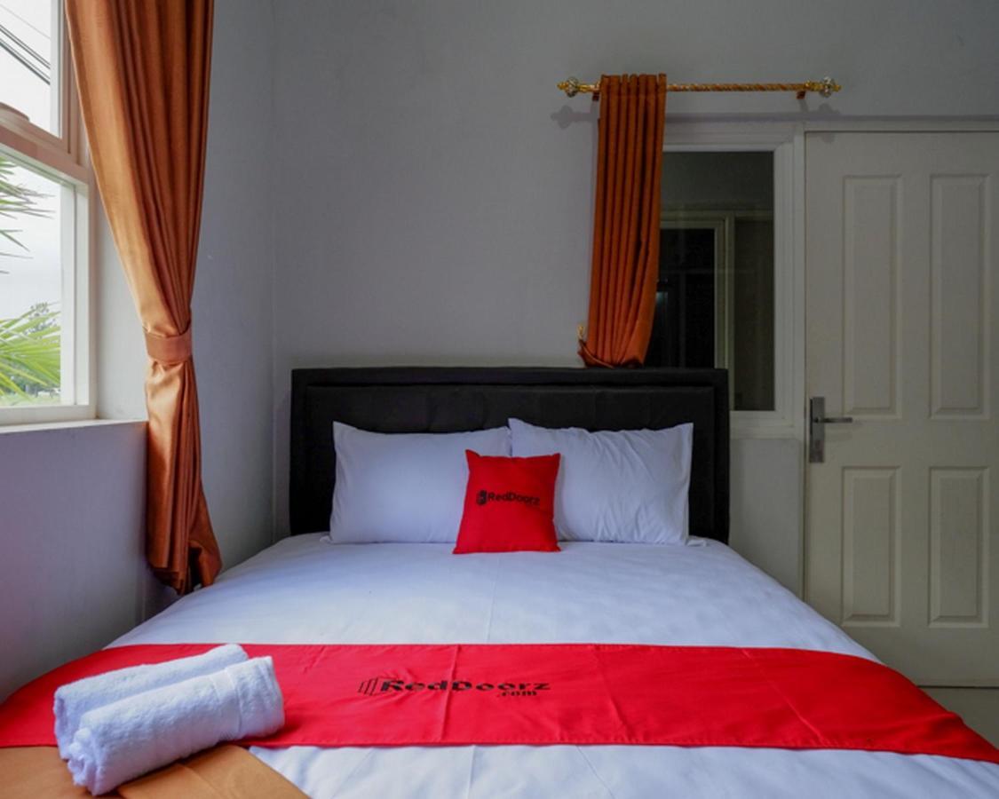 Reddoorz @ City Park Medoho Semarang Alastuwo Екстер'єр фото