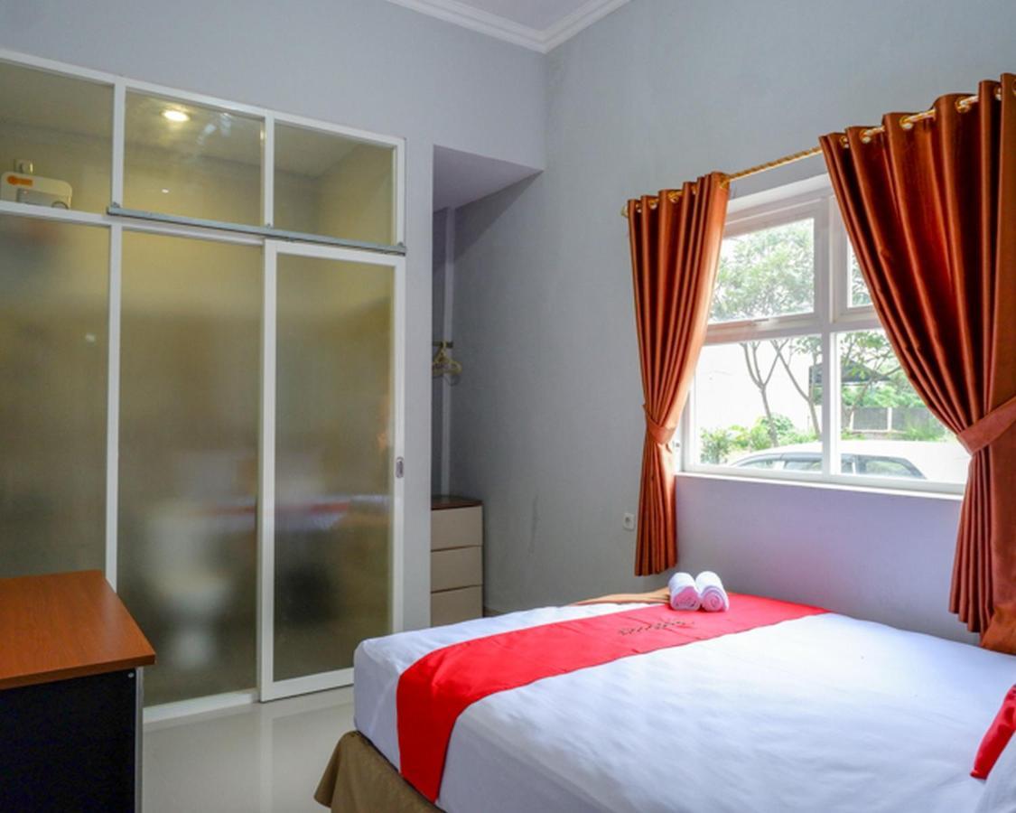 Reddoorz @ City Park Medoho Semarang Alastuwo Екстер'єр фото